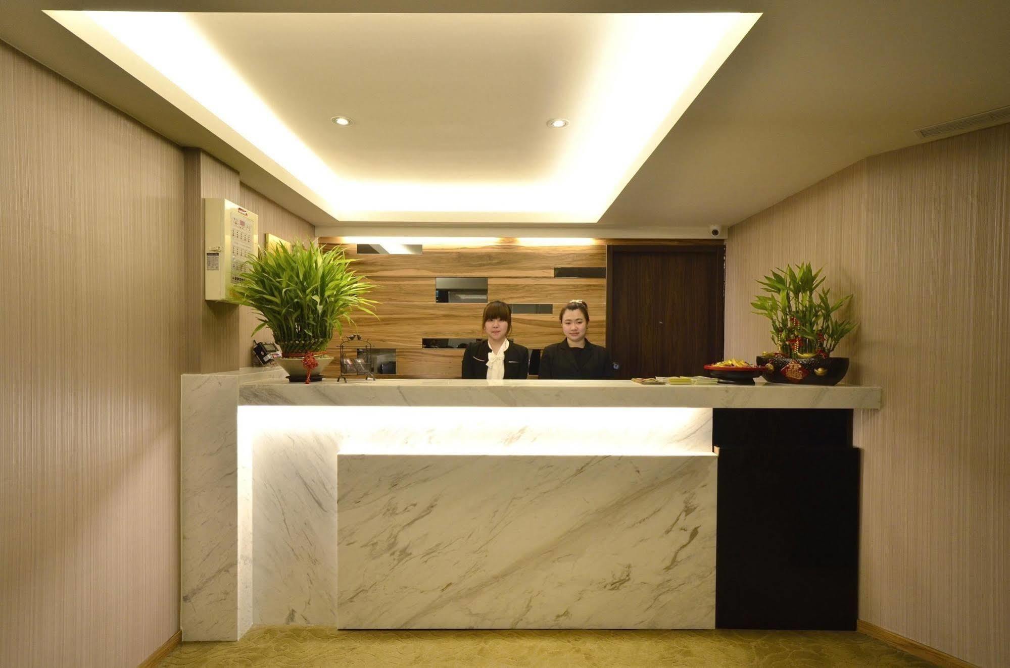 ホテル 欣欣時尚旅店松山站 台北市 エクステリア 写真
